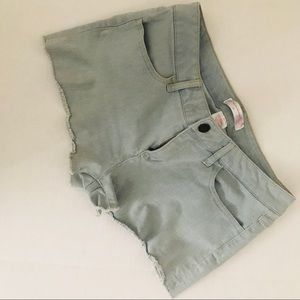 No Boundarie Light Wash Denim Shorts